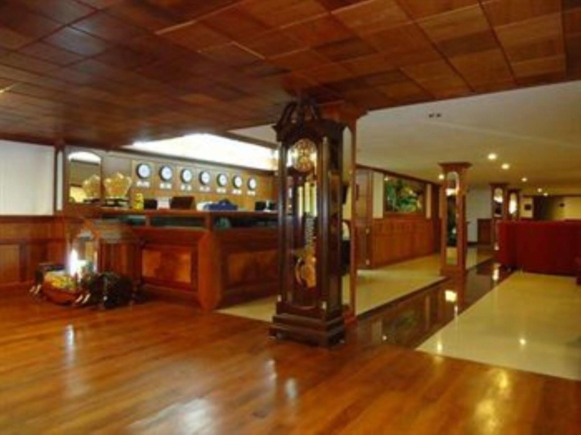 Wei Si Deng Hotel & Restaurant بنوم بنه المظهر الخارجي الصورة