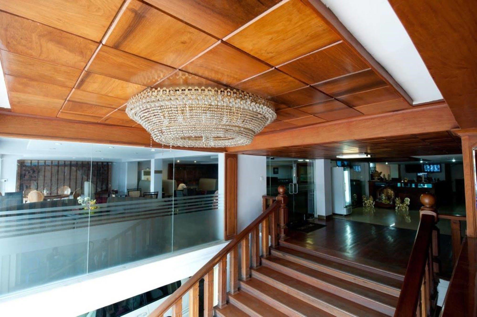 Wei Si Deng Hotel & Restaurant بنوم بنه المظهر الخارجي الصورة